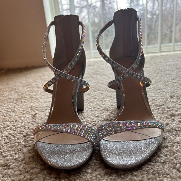 Badgley Mischka NWOT Jewel Badgley Mischka Women's Owen Heeled Sandal Size 9 - Picture 2 of 7